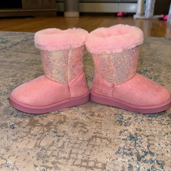 Pink Sequin Sparkle Lined Boots with Velcro Closure - Size 8 Toddler - Picture 2 of 7